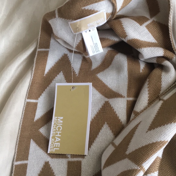 BNWT MK scarf - Picture 5 of 5